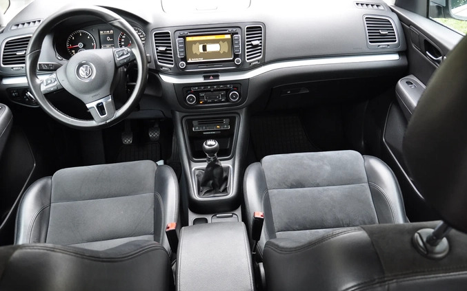 Volkswagen Sharan cena 43900 przebieg: 266000, rok produkcji 2010 z Tarnów małe 704